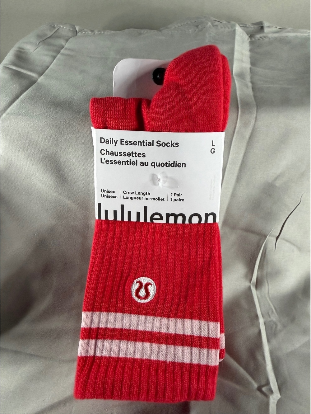 Lululemon Daily Essential Crew Length Socks Large in Lulu Red & White